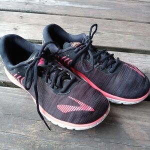 Brooks Womens Pure Flow 6 1202371B068 Black Pink Running Shoes Sneakers Sz 9 B.
